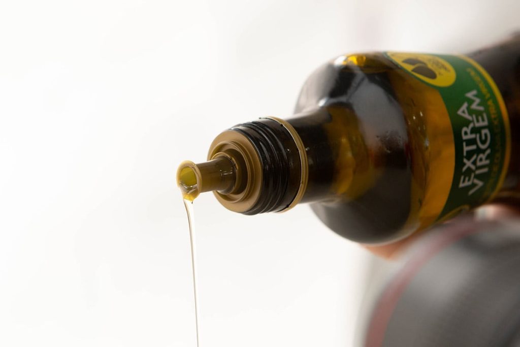 Tapones para botellas de Aceite premium, Vinagres y salsas 4 | Grupo Torrent España MGL0020 Vertido V92 1024x683 1 | Grupo Torrent España